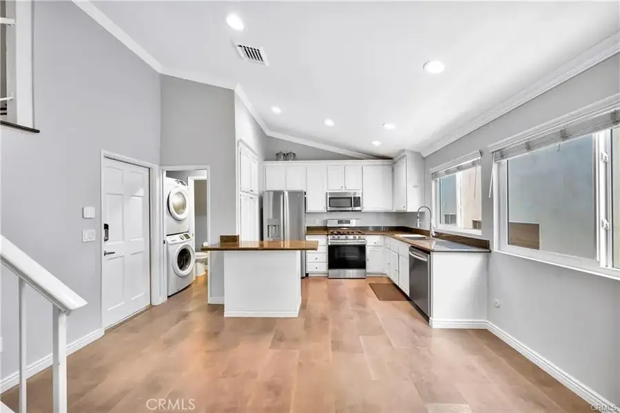 18631 Collins #10, Tarzana, CA 91356 - #3