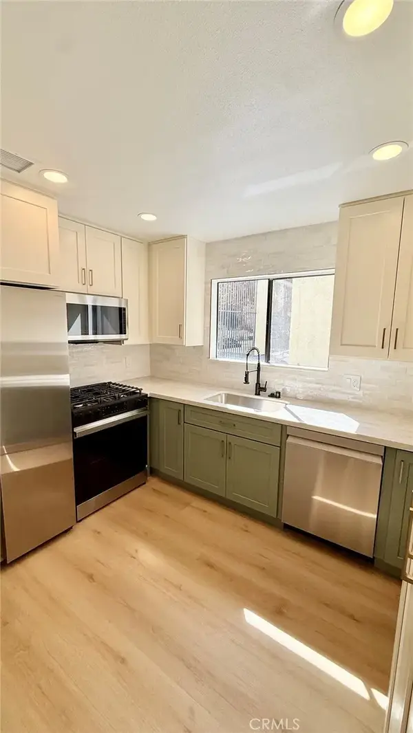 225 N Rose Street #104, Burbank, CA 91505