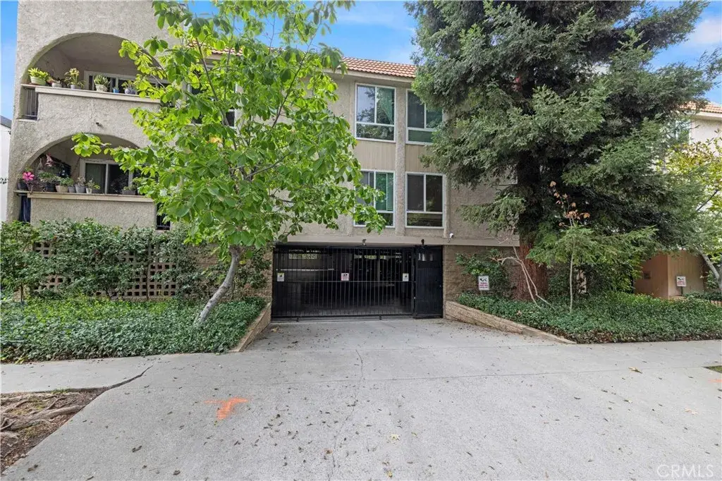 14539 Benefit #205, Sherman Oaks, CA 91403 - #1