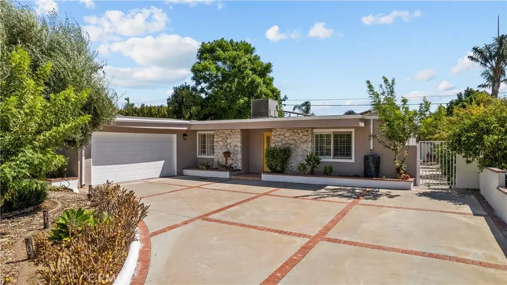 9660 Delco Avenue, Chatsworth, CA 91311 - #1