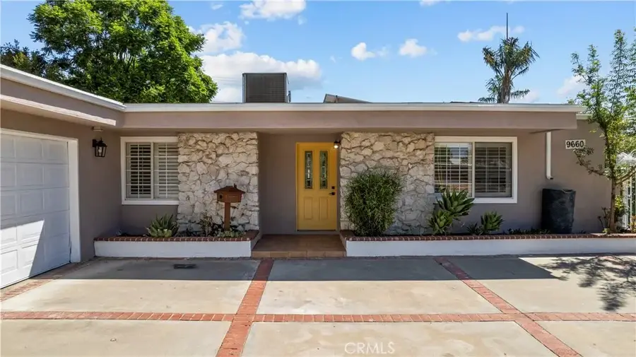 9660 Delco Avenue, Chatsworth, CA 91311 - #2