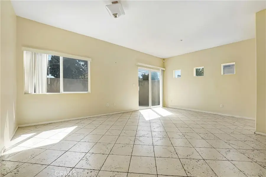 9315 Burnet Ave #117, North Hills, CA 91343 - #2