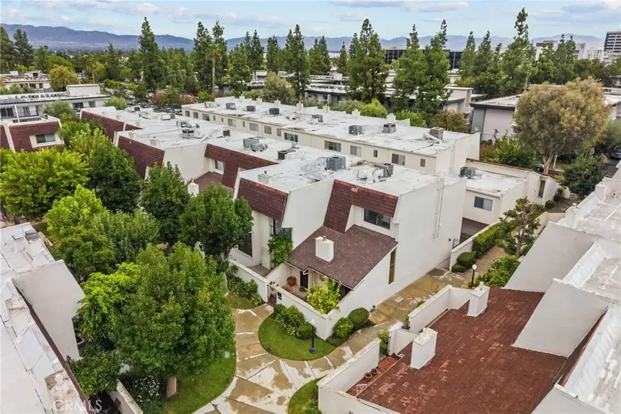 6249 Randi Avenue, Woodland Hills, CA 91367 - #3