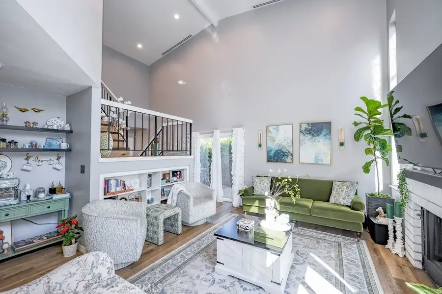 25892 Estaban, Valencia, CA 91355 - #2