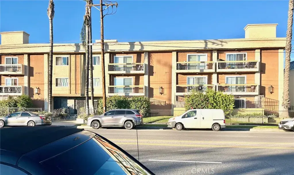 20327 Saticoy #304, Winnetka, CA 91306 - #1