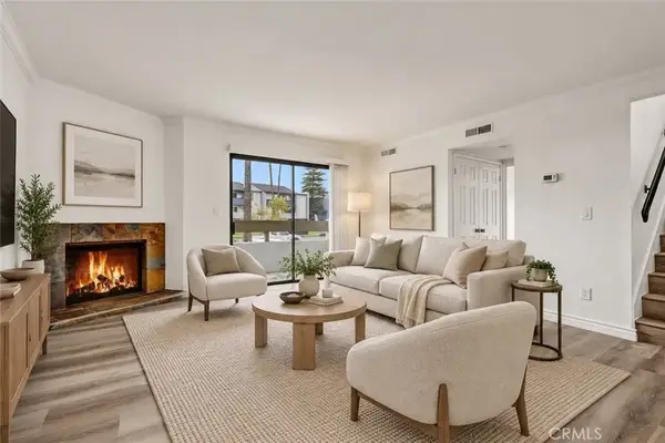 19620 Sherman Way Unit 1, Reseda, CA 91335
