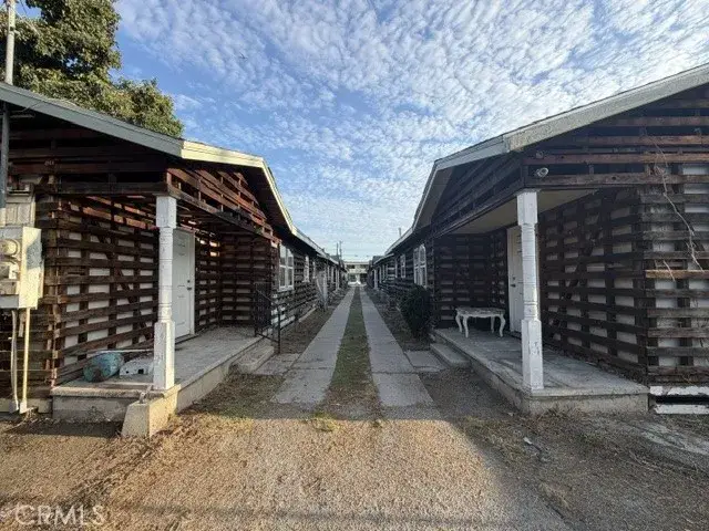 1094 W 39th, Los Angeles, CA 90037 - #2