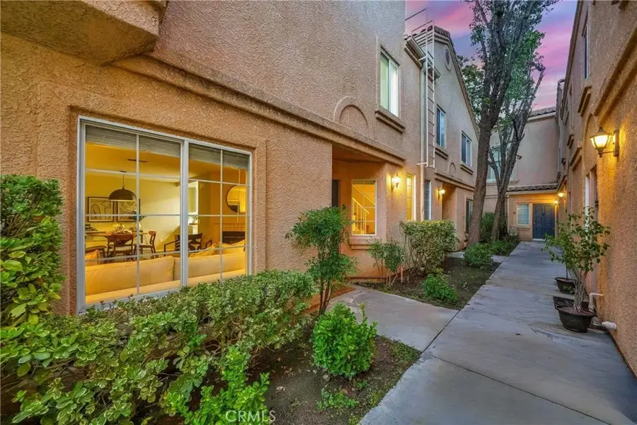 25112 Steinbeck Avenue #D, Stevenson Ranch, CA 91381 - #2