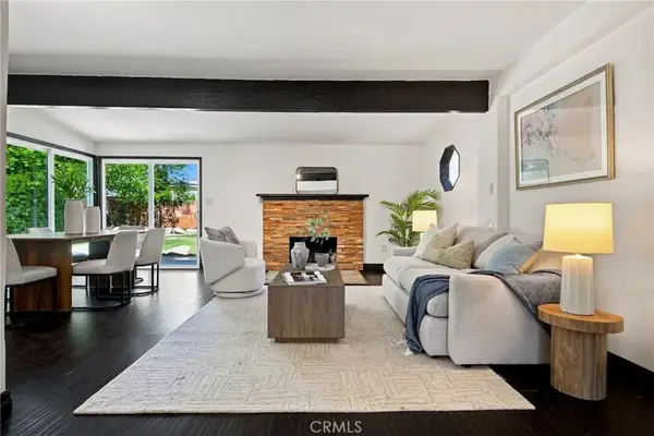 7357 Anatola Avenue, Lake Balboa, CA 91406