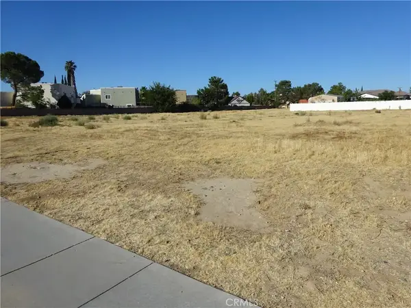 15 15th, Lancaster, CA 93535