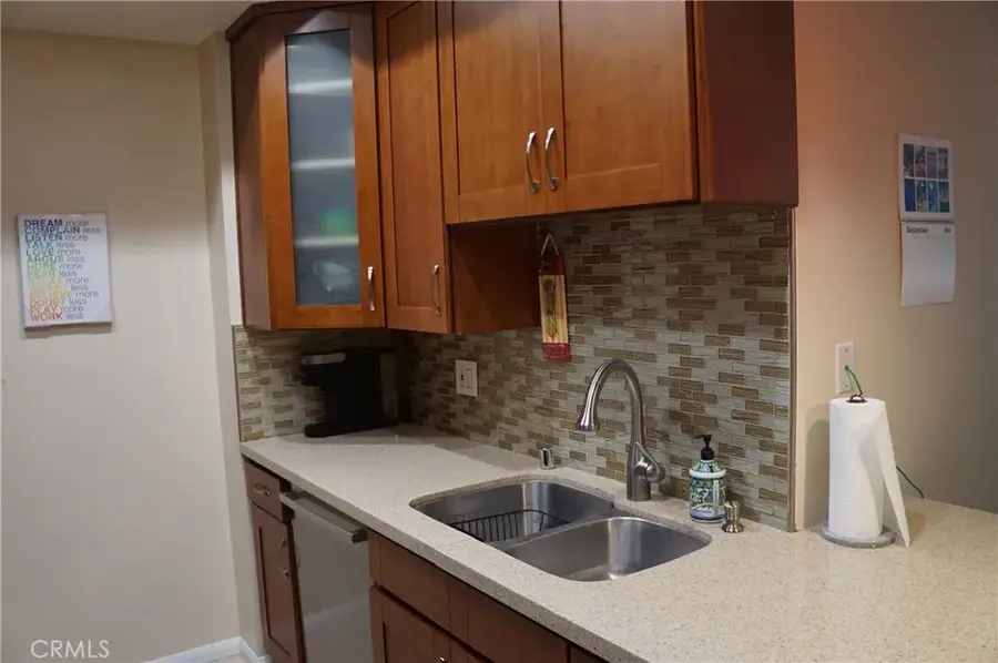 11225 Peach Grove Street #202, North Hollywood, CA 91601 - #3