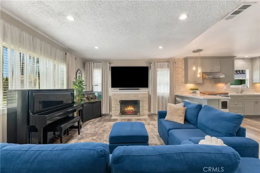 15741 Haynes Street, Van Nuys, CA 91406 - #3