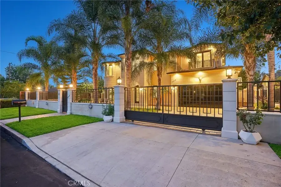 5513 Murietta Avenue, Sherman Oaks, CA 91401 - #2