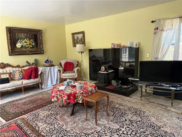 10600 De Soto, Chatsworth, CA 91311
