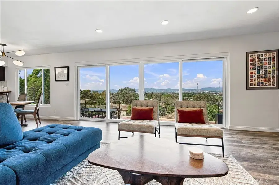 4229 Don Diablo, Los Angeles, CA 90008 - #2