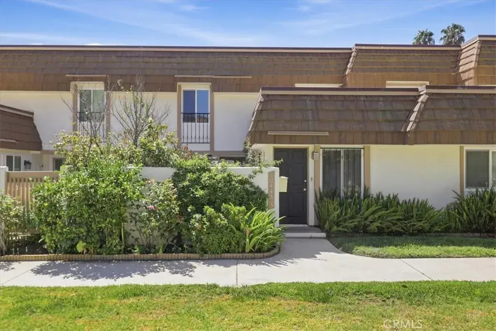 10445 Larwin Unit 3 #3, Chatsworth, CA 91311 - #1