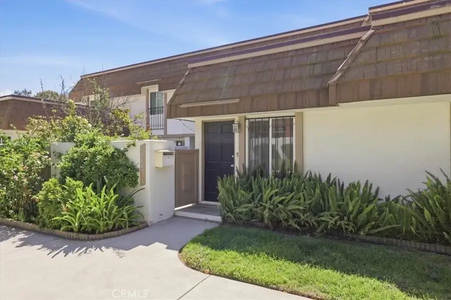 10445 Larwin Unit 3 #3, Chatsworth, CA 91311 - #2