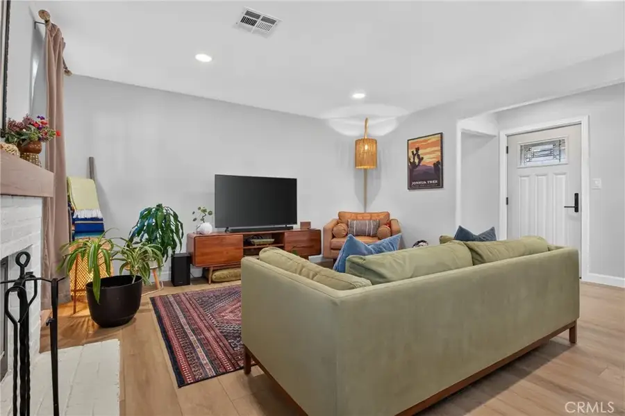 11031 Genesta Avenue, Granada Hills, CA 91344 - #3
