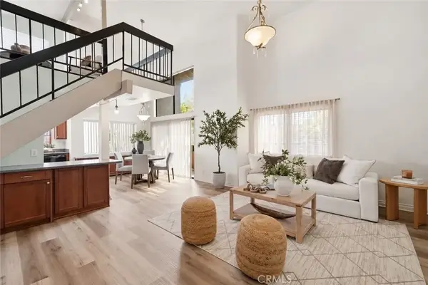 18433 Hatteras, Tarzana, CA 91356