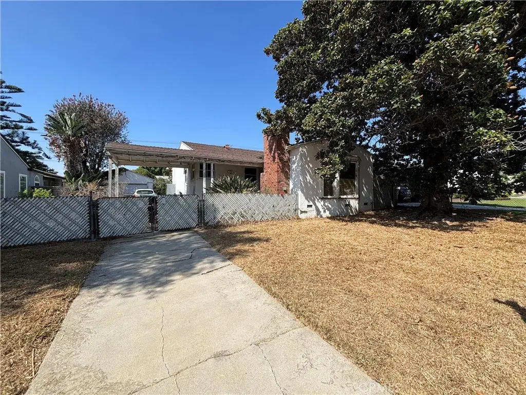 9805 S 4th, Inglewood, CA 90305 - #1
