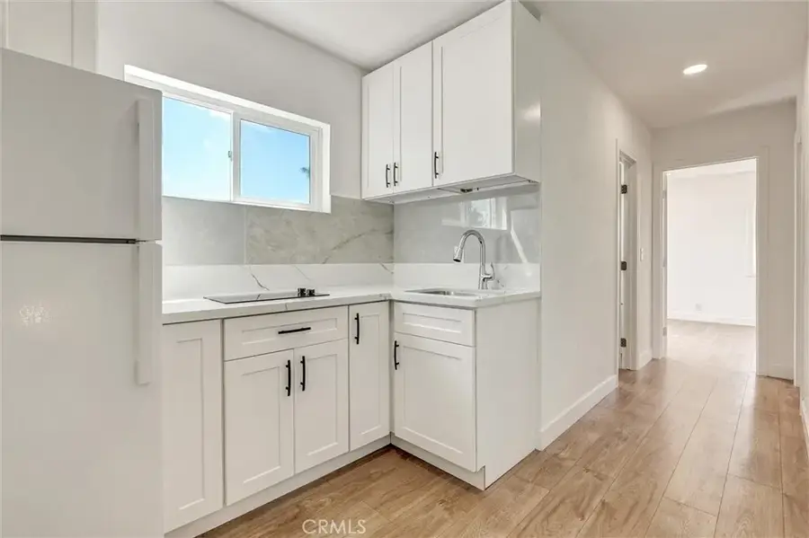 19549 Schoolcraft, Reseda, CA 91335 - #2