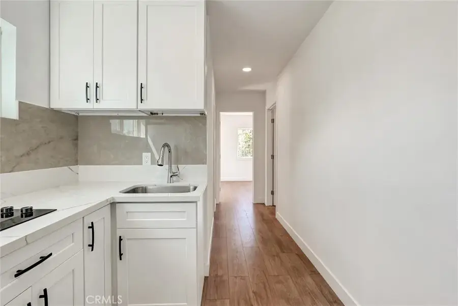 19549 Schoolcraft, Reseda, CA 91335 - #3