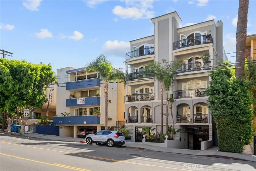 11952 Montana Ave, #203, Los Angeles, CA 90049 - #2