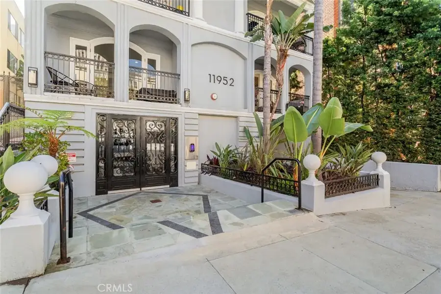 11952 Montana Ave, #203, Los Angeles, CA 90049 - #3