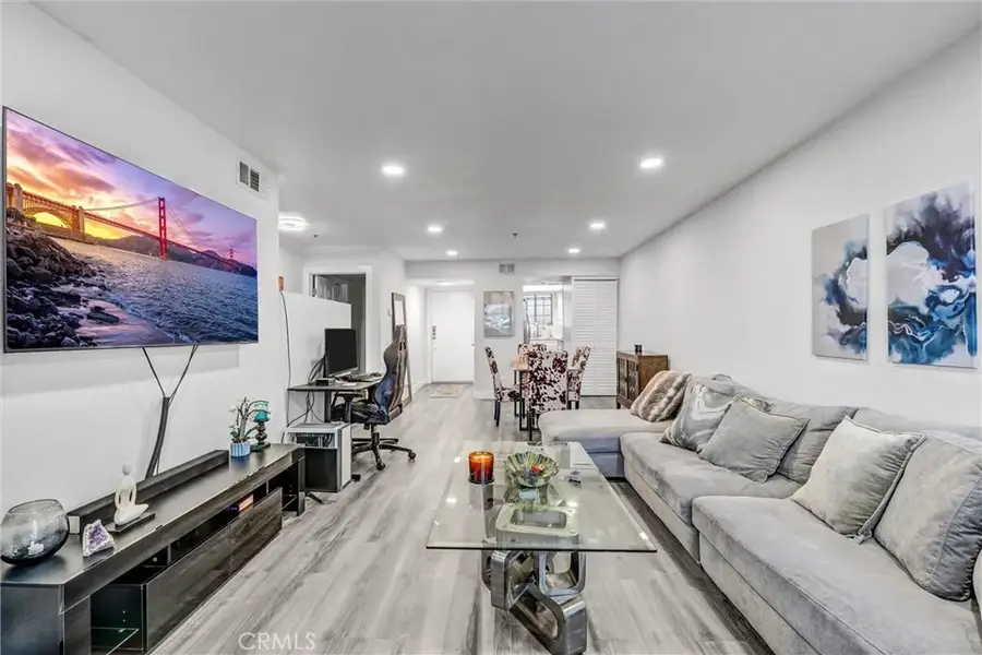 6545 Reseda Boulevard #6, Reseda, CA 91335 - #2