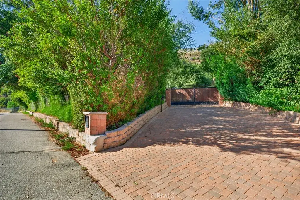 2311 Stonyvale, Tujunga, CA 91042 - #1