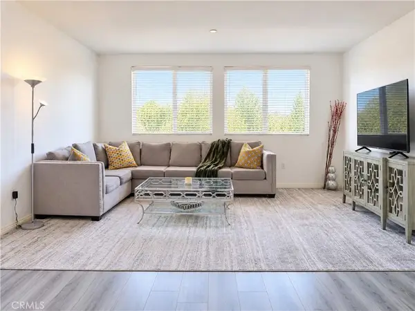 13951 Sherman Way #301, Van Nuys, CA 91405