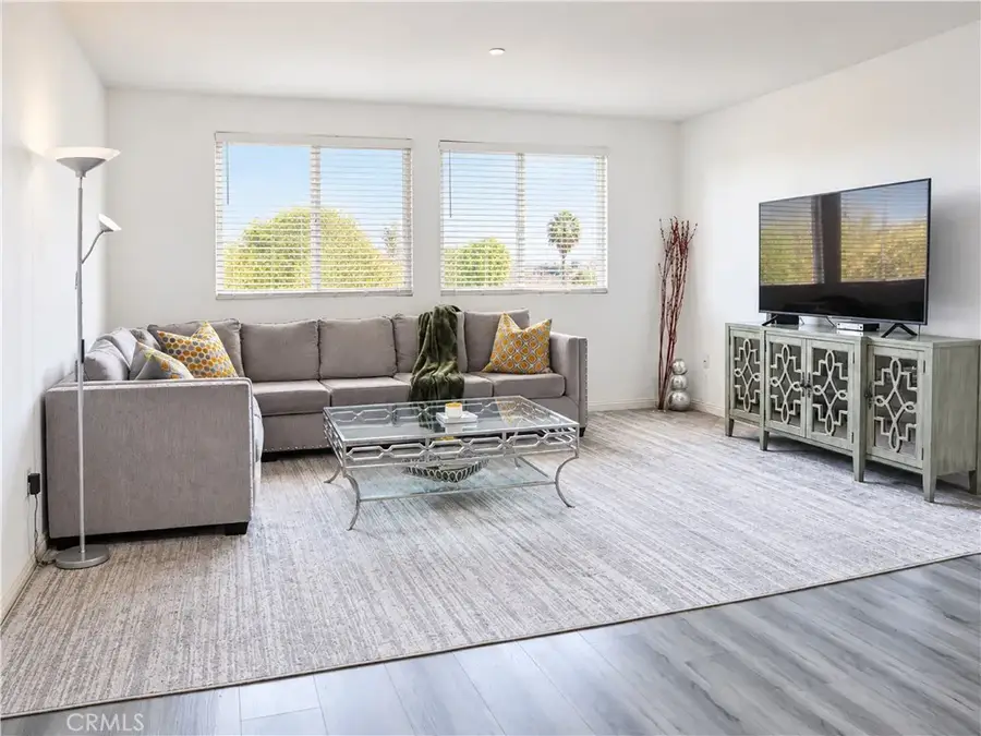 13951 Sherman Way #301, Van Nuys, CA 91405 - #2