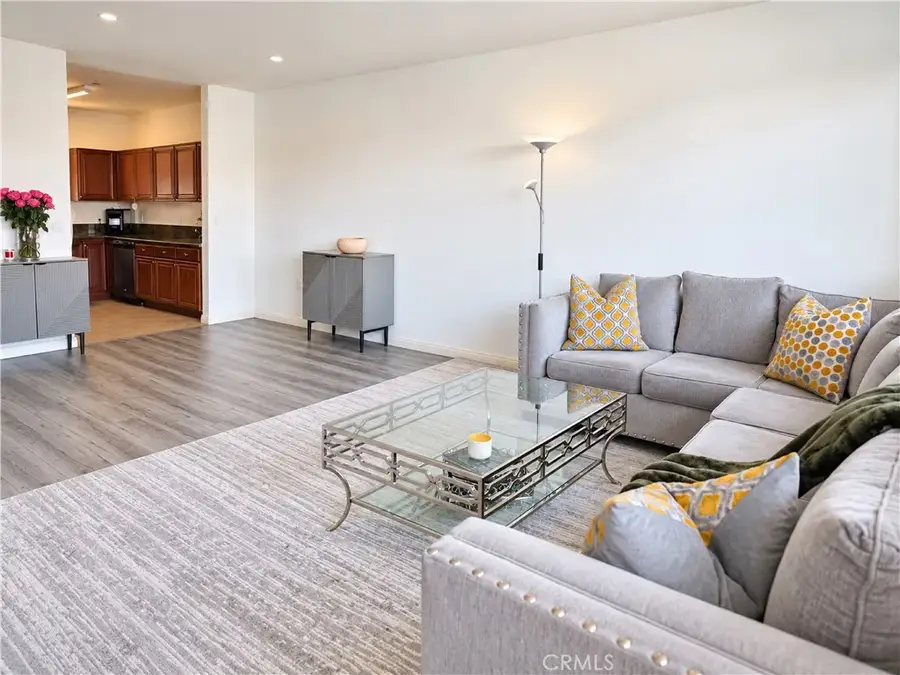 13951 Sherman Way #301, Van Nuys, CA 91405 - #3