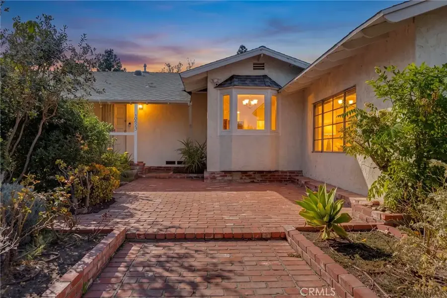 10423 Irondale Avenue, Chatsworth, CA 91311 - #2