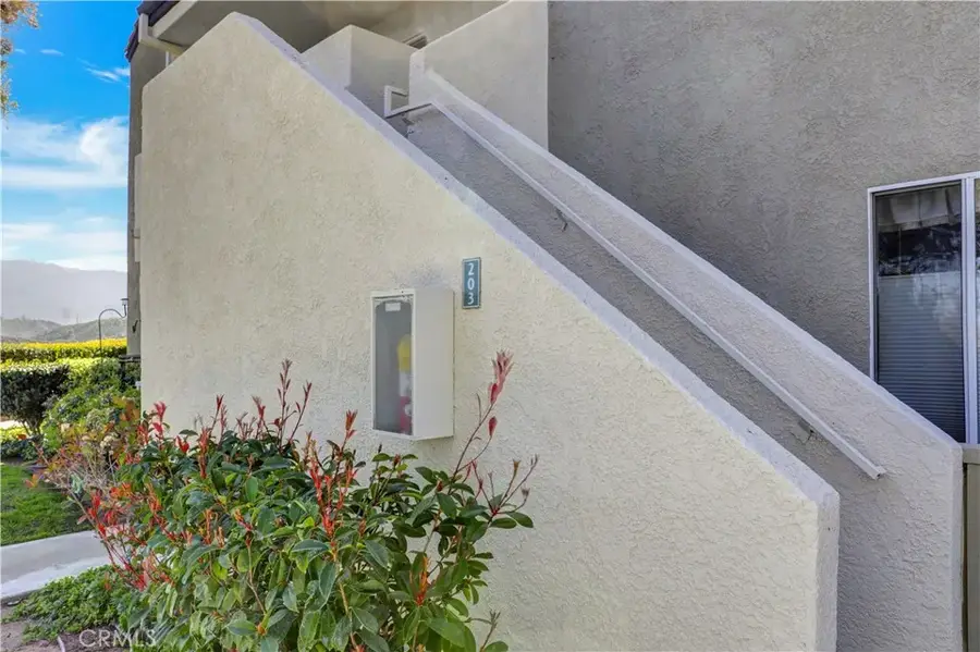 21309 Eucalyptus #203, Newhall, CA 91321 - #2