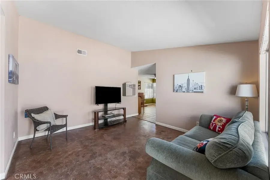 37061 29th East, Palmdale, CA 93550 - #2