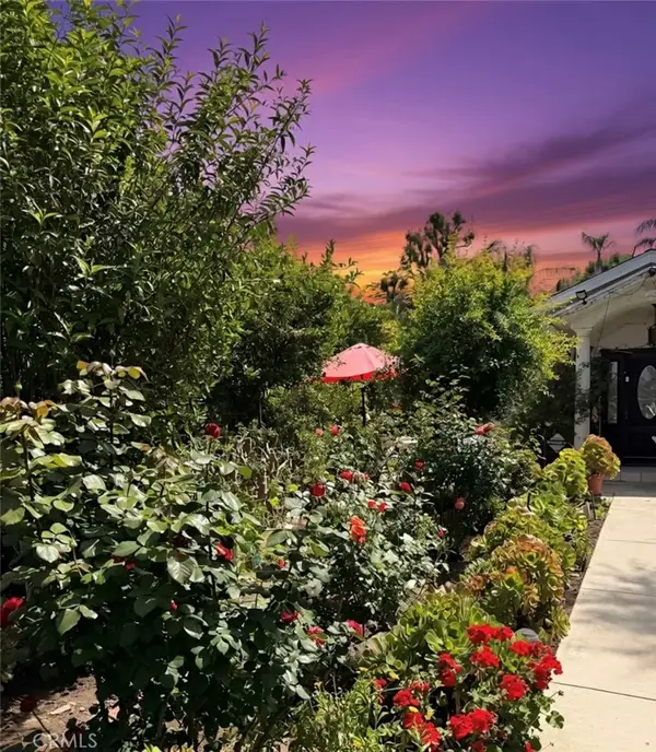 22136 Del Valle, Woodland Hills, CA 91364