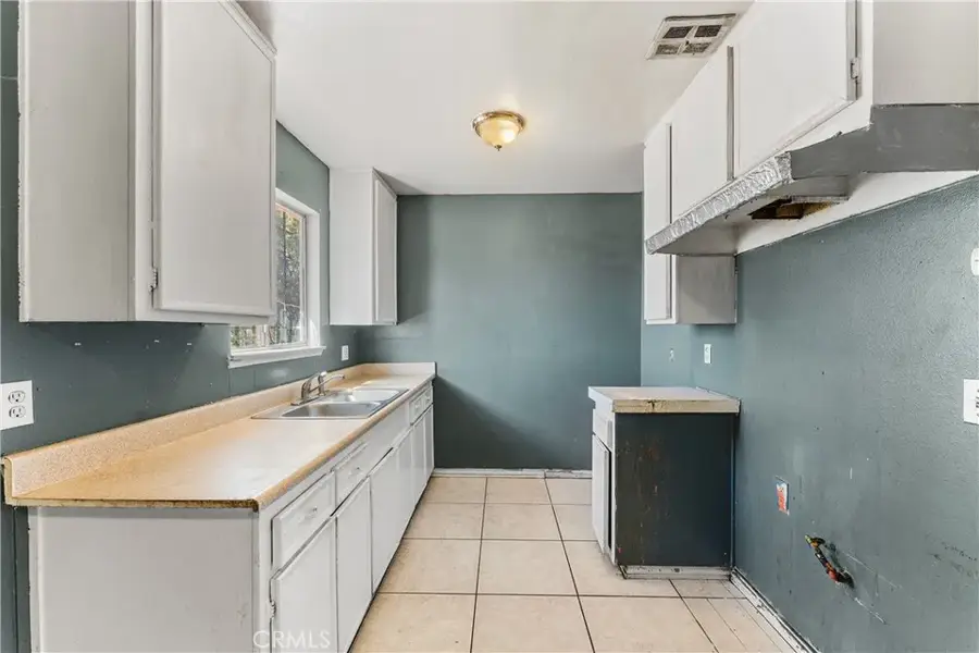 16227 Juniper, Hesperia, CA 92345 - #3