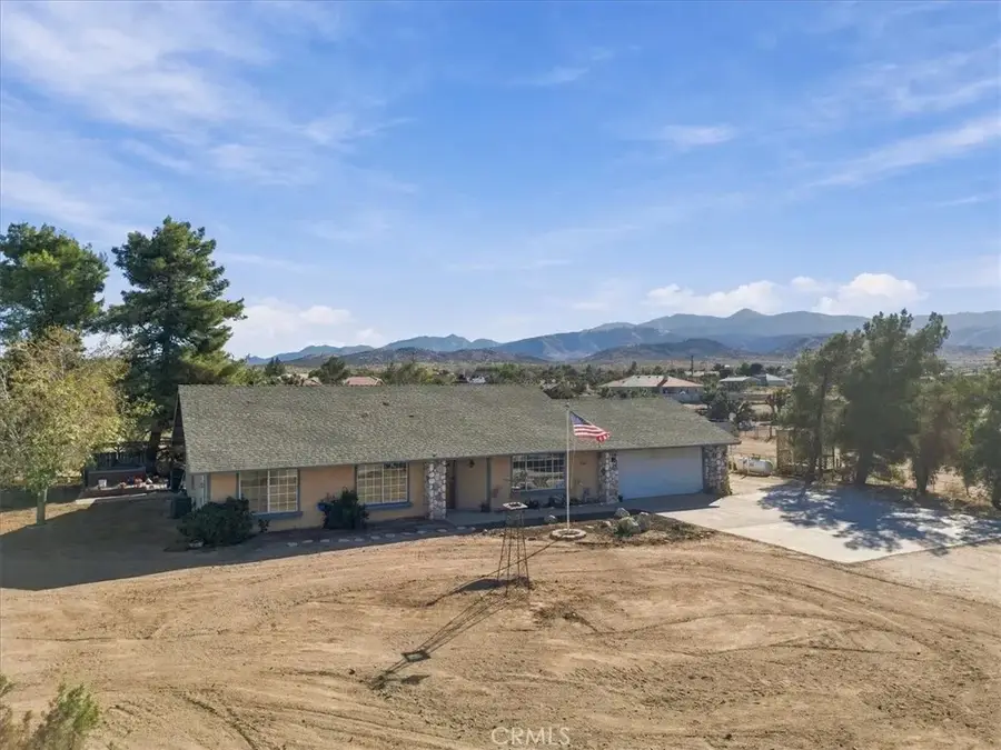 6433 Sunnyslope Road, Phelan, CA 92371 - #3