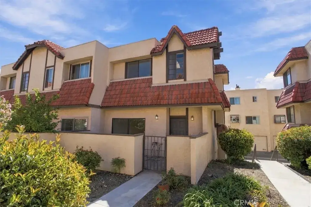 27623 Nugget Drive #4, Canyon Country, CA 91387 - #1