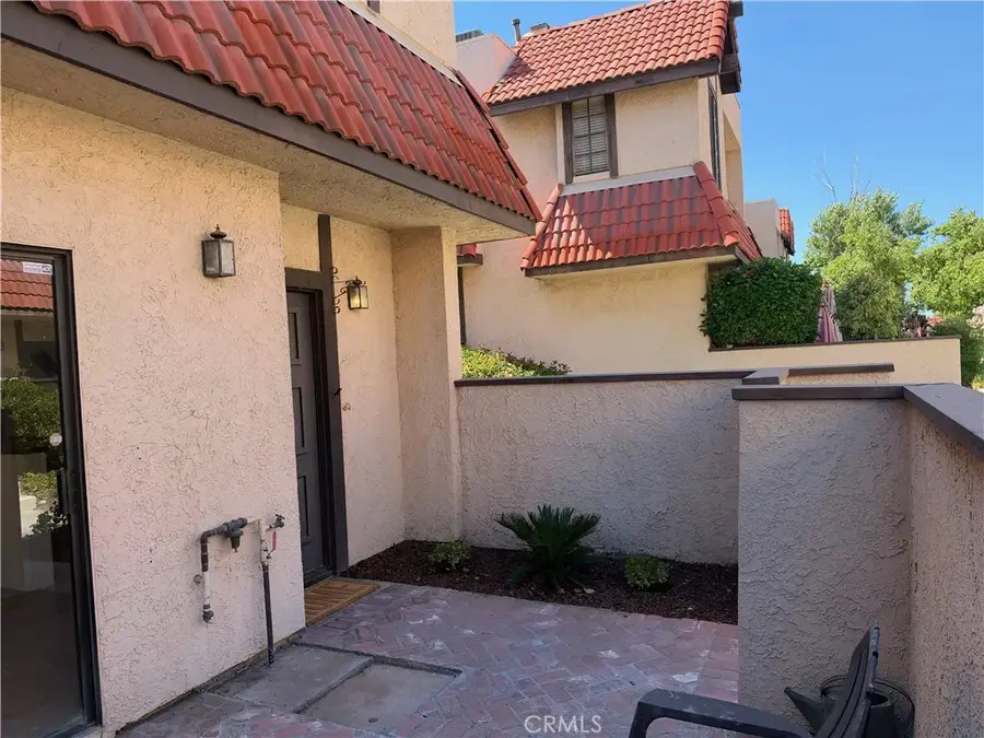 27623 Nugget Drive #4, Canyon Country, CA 91387 - #2