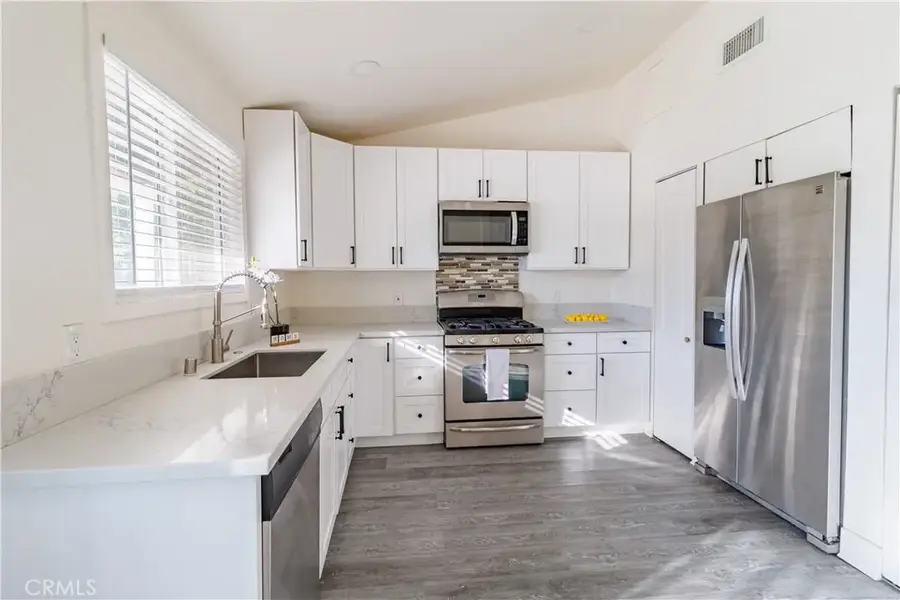 10532 Zelzah Ave, Granada Hills, CA 91344 - #2