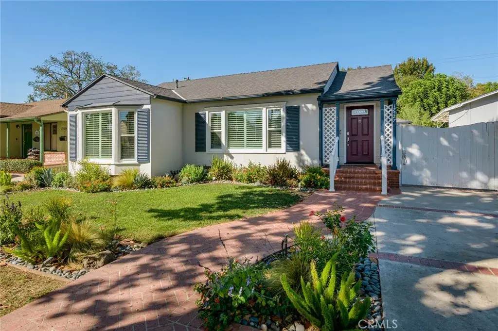 17527 Lemay Place, Lake Balboa, CA 91406 - #1