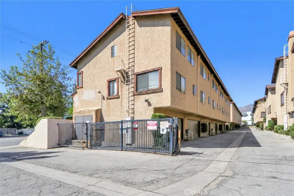 14201 Foothill Boulevard #17, Sylmar, CA 91342 - #1