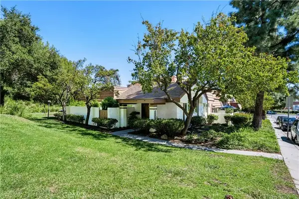 22421 Jeffrey Mark Court #8, Chatsworth, CA 91311