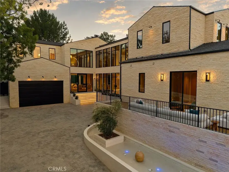 16093 Royal Oak Road, Encino, CA 91436 - #2
