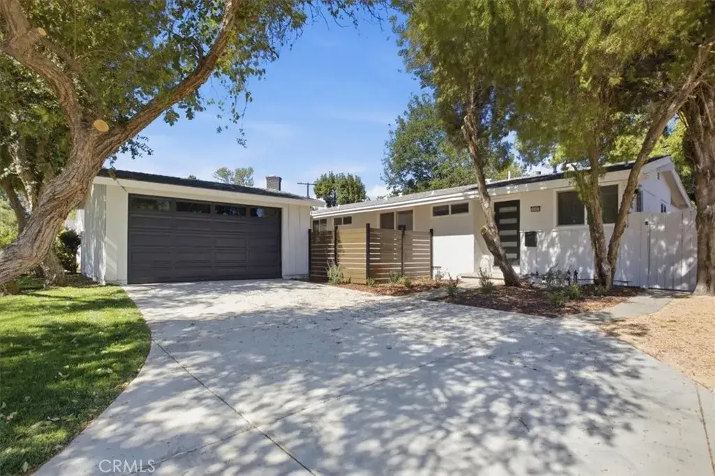 20253 Hamlin St, Winnetka, CA 91306 - #1