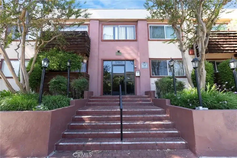 5403 Newcastle Avenue, Encino, CA 91316 - #2