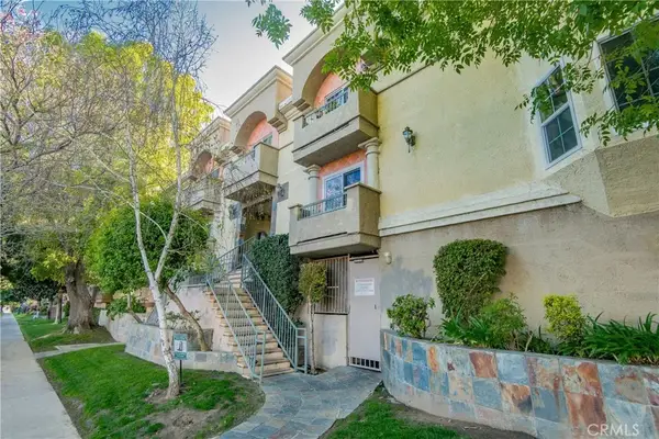7045 Woodley Avenue #218, Van Nuys, CA 91406