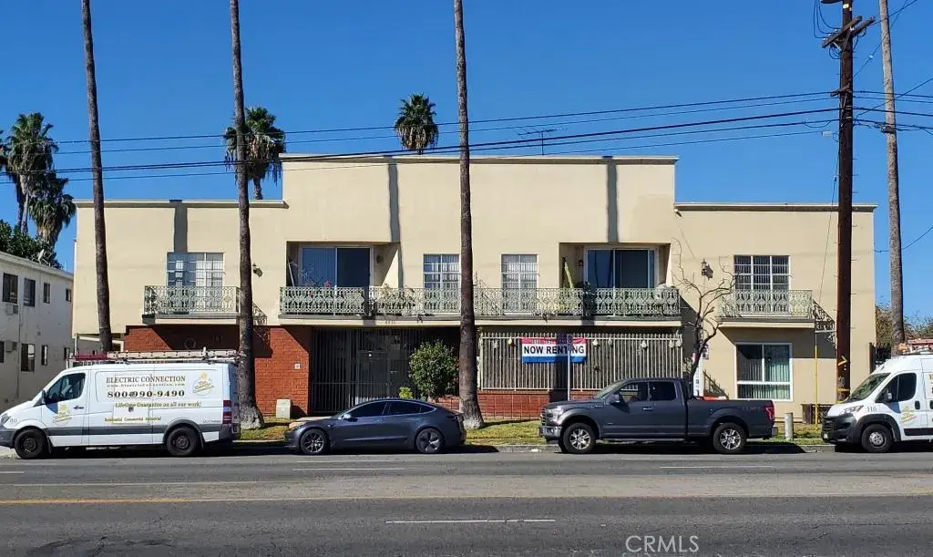 6835 De Soto, Canoga Park, CA 91303 - #1